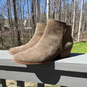 Jack Rogers ankle booties